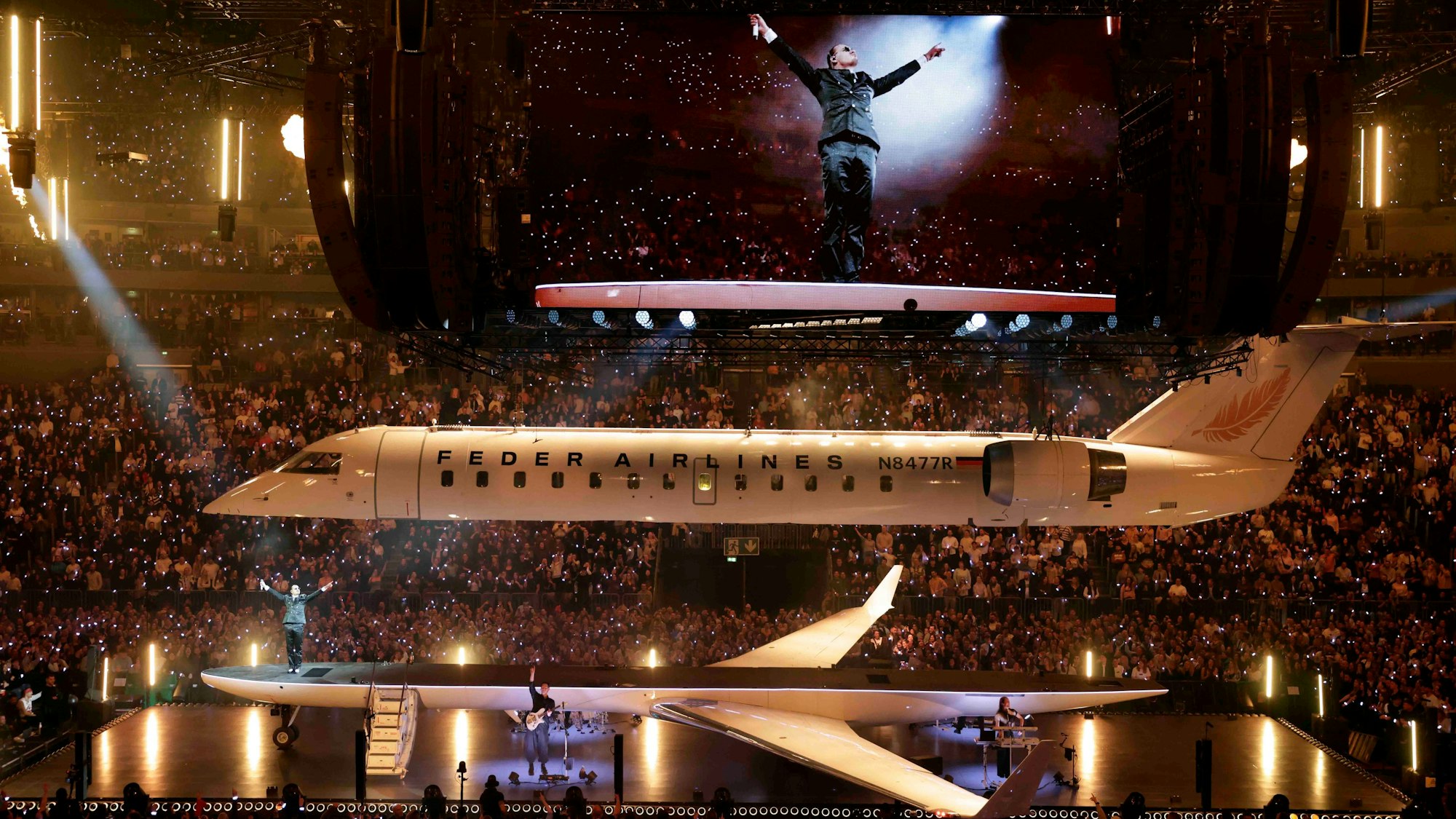 Apache 207 (* 23. Oktober 1997 in Mannheim als Volkan Yaman, deutscher Rapper und Sänger mit türkischen Wurzeln)
"Arena"-Tour
am 10. Januar 2026
in der Lanxess-Arena, Deutz-Kalker Straße 1, 50679 Köln