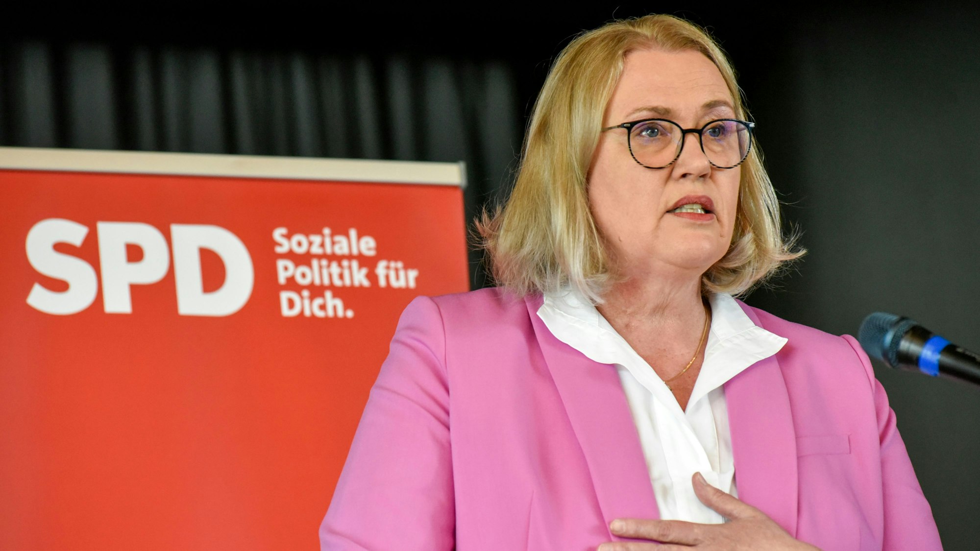 Iris Heinisch führt die SPD-Fraktion in der Landschaftsversammlung beim LVR.