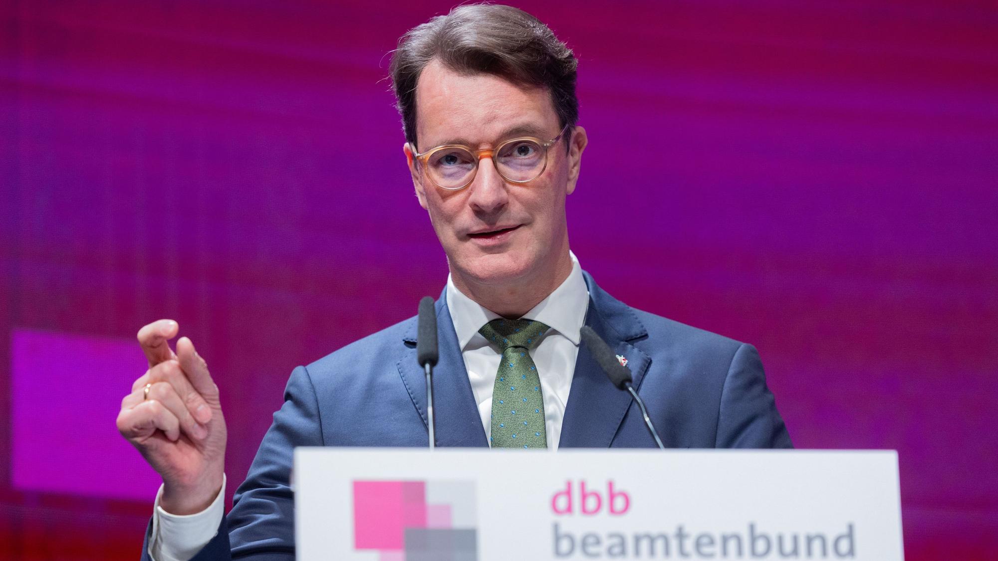 Forderte eine Neugestaltung des Datenschutzes beim Thema „Kindesmissbrauch-Verfolgung“: NRW Ministerpräsident Hendrik Wüst in Köln.