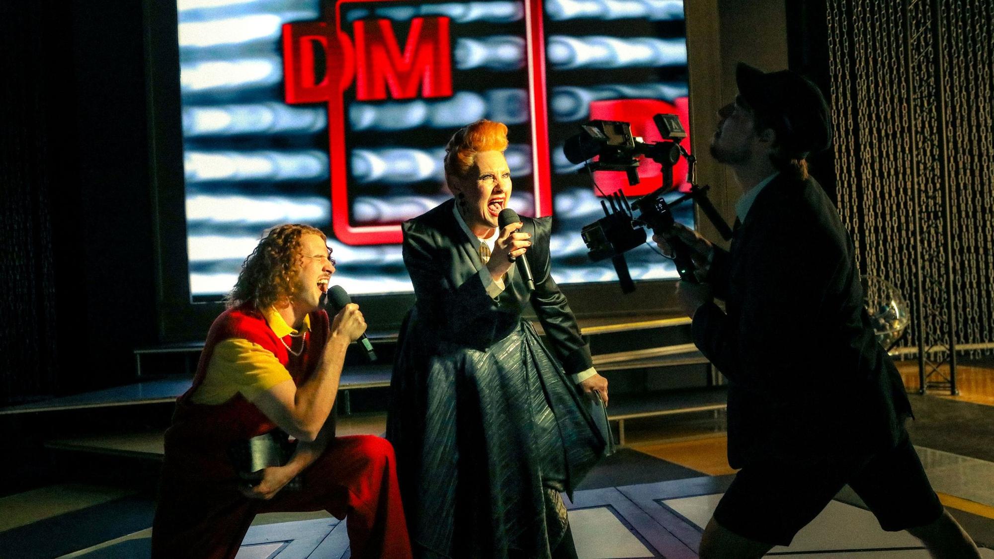 Elias Eilinghoff, Anke Zillich und Georg Vogler in „Du musst dich entscheiden“. Schauspiel Köln