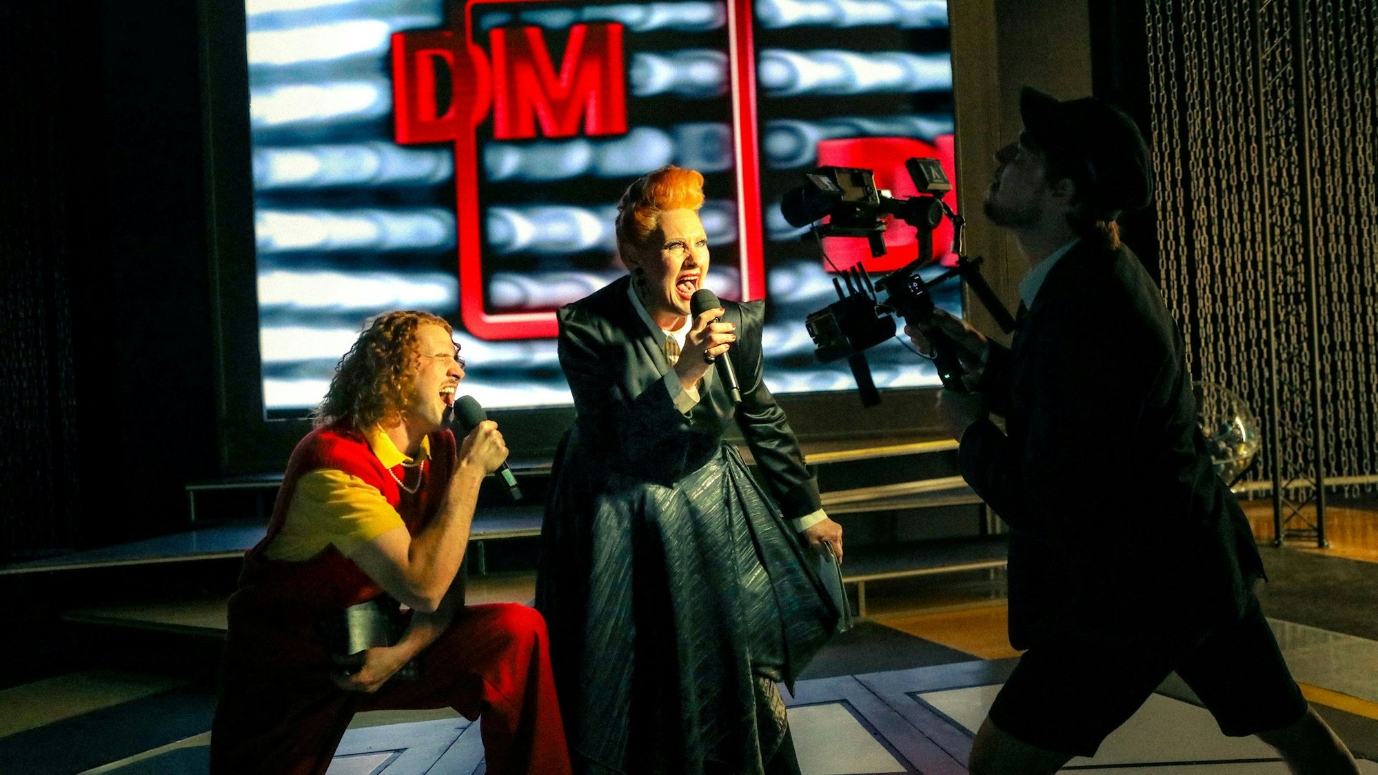 Elias Eilinghoff, Anke Zillich und Georg Vogler in „Du musst dich entscheiden“. Schauspiel Köln