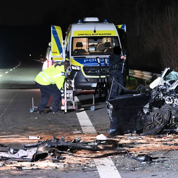 Das Foto zeigt eine Unfallstelle.