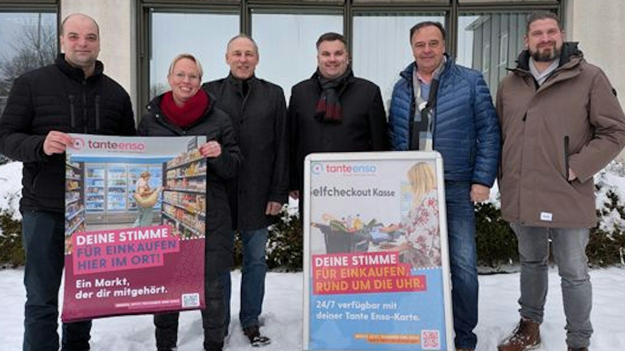 Das Konzept von Tante Enso soll eine moderne Nahversorgung in ländliche Regionen. Auch Lichtenberg könnte bald davon profitieren. Das Konzept vorstellen wollen (von links): Timo Neuber (Dorfgemeinschaft), Kerstin Wittershagen (Wirtschaftsförderung der Gemeinde Morsbach), Bernd Vankerkom (Mitinhaber des Firmengländes), Morsbachs Bürgermeister Jan Schumacher, Erhard Binder (Mitinhaber des Firmengländes) und Philip Isenberg (Abteilungsleiter „Tante Enso“).