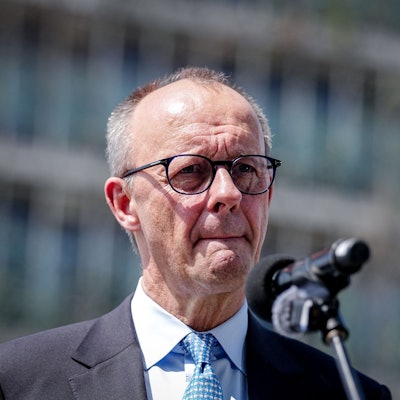 Kanzler Merz äußert sich in Indien mit deutlichen Worten zur Lage im Iran.