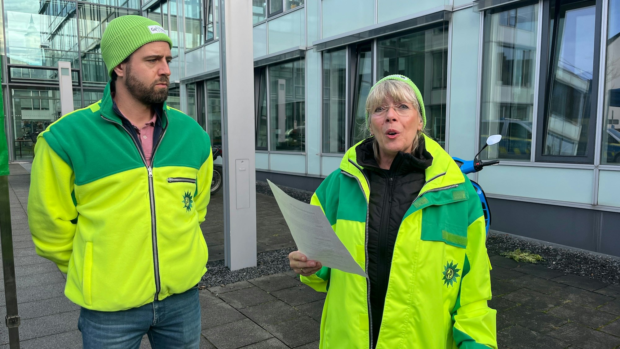 Bernhard Göbel (l.),Personalratsvorsitzender, und Alexandra Madronte, stellvertretende Personalratsvorsitzende, informierten ihre Kolleginnen und Kollegen.