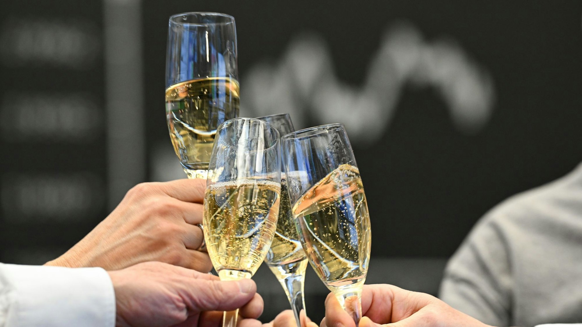 Jeder Fünfte in Deutschland investiert an der Börse. (Archivbild)