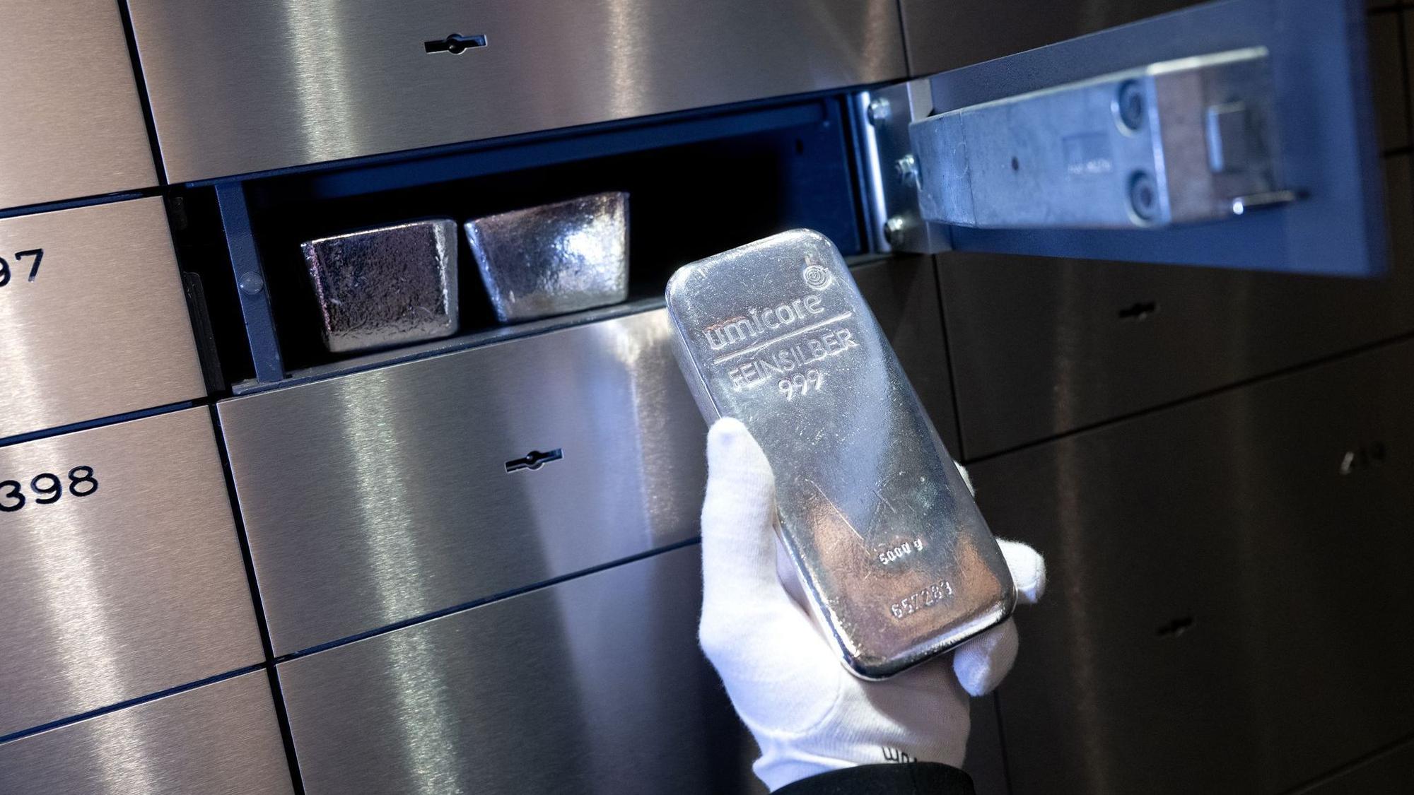 Edelmetalle gelten bei vielen Investoren als sichere Häfen in Zeiten politischer Unsicherheiten, Silber ist zudem ein wichtiges Industriemetall. (Symbolbild)