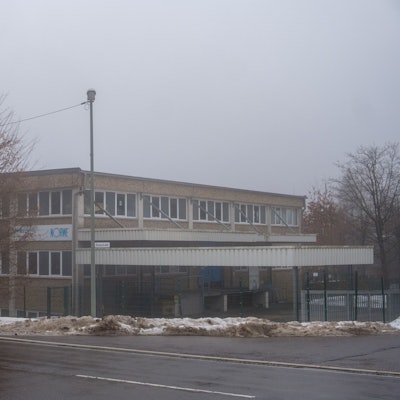 Blick auf ein Firmengebäude in Bergneustadt-Pernze