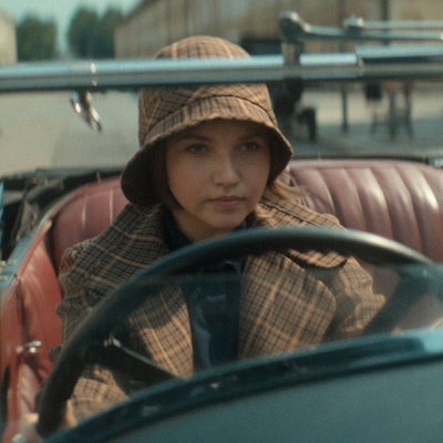 Agatha Christie's Seven Dials - Lady Eileen „Bundle“ Brent (Mia McKenna-Bruce)Netflix