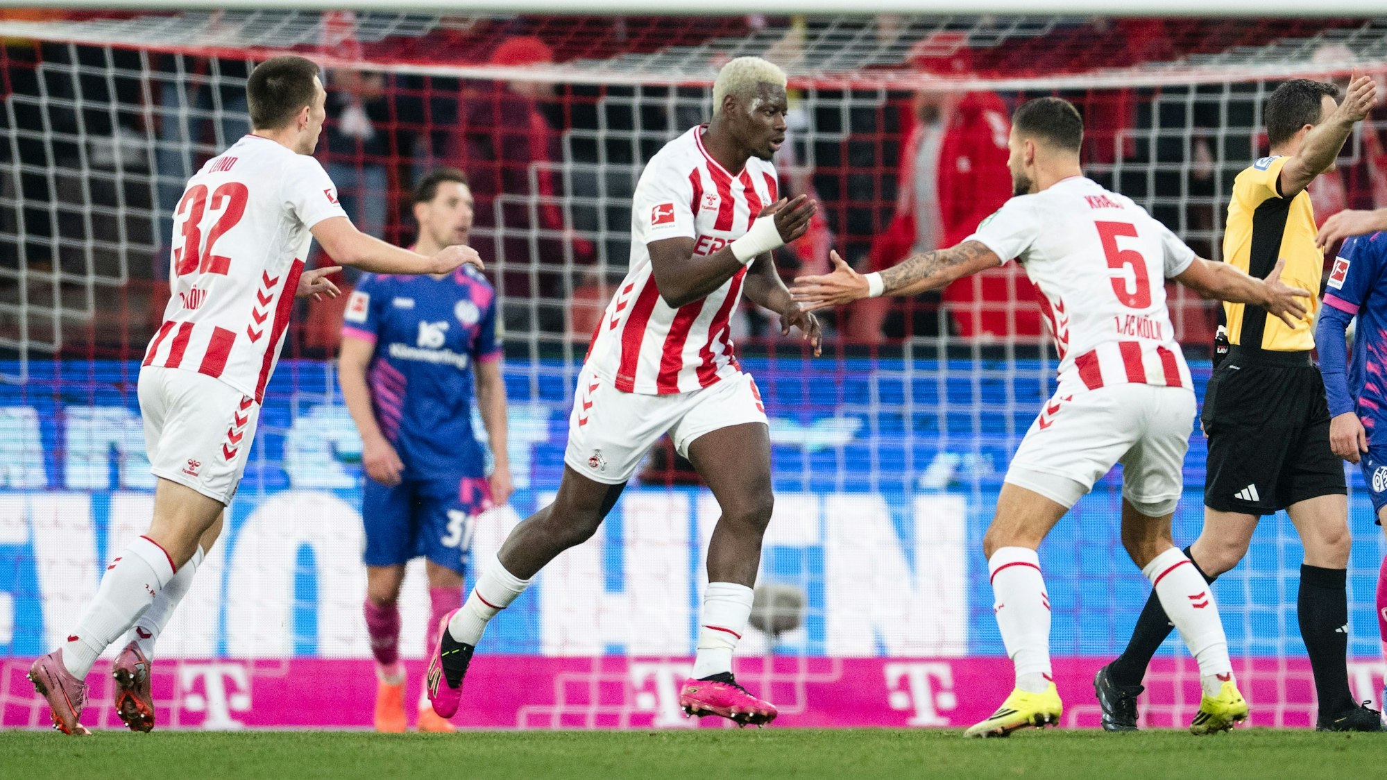 Der zur zweiten Halbzeit eingewechselte Kölner Mittelstürmer Ragnar Ache traf per Kopf zum 1:1-Ausgleich und sorgte auch für das Siegtor.