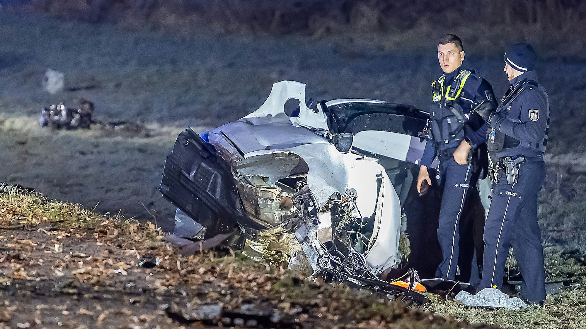 Für einen 35-Jährigen aus Waldbröl kam am Sonntagmorgen jede Hilfe zu spät: Er starb bei einem Unfall in Nümbrecht-Grötzenberg.