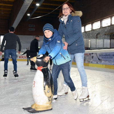 17.1.2026:
Story über den regen Schlittschuhfahr-Betrieb und den vielen Gästen auf dem Eis in der Eissporthalle in Wiehl. (ds)