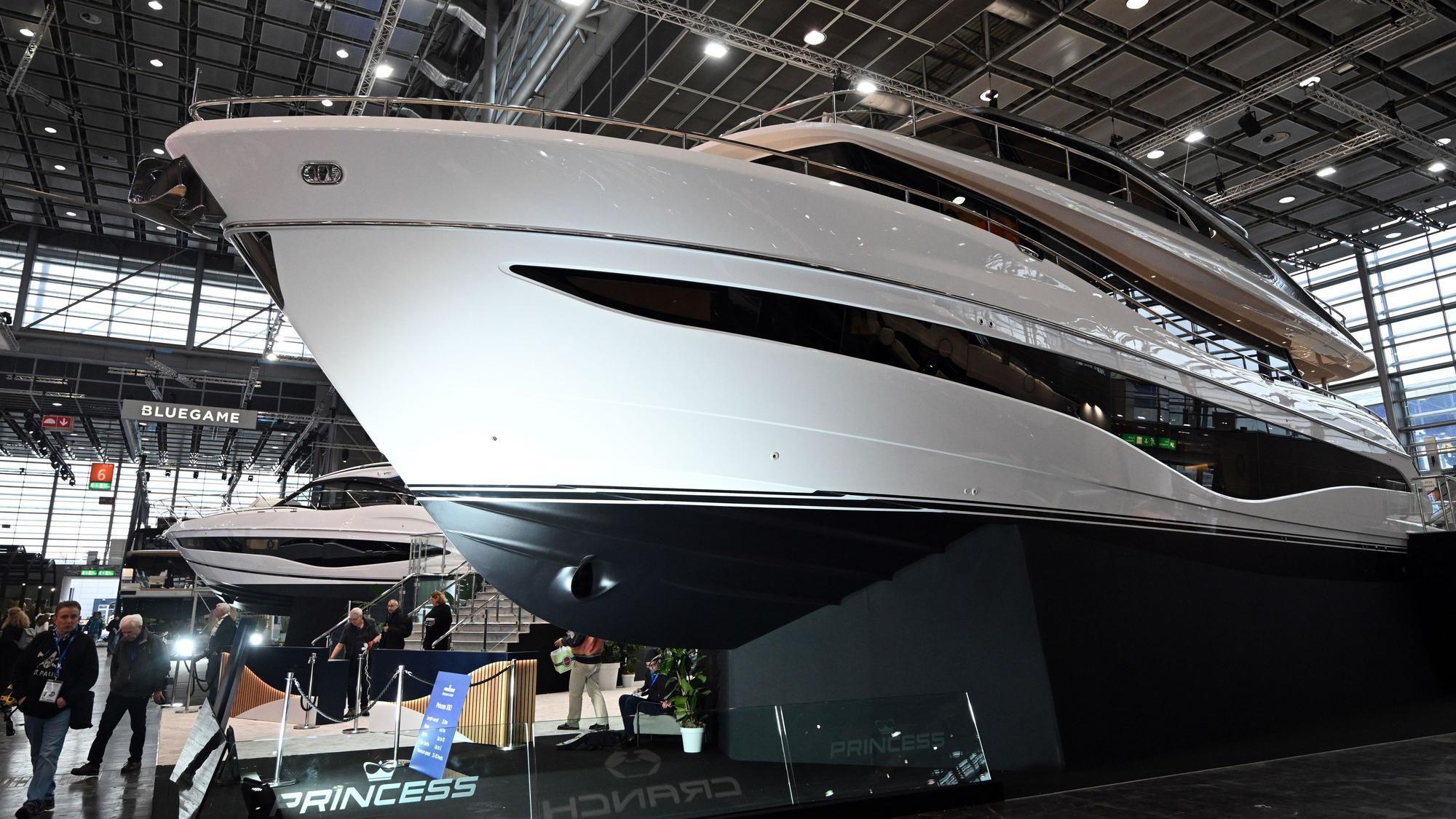 Ein Hingucker auf derWassersportmesse boot in Düsseldorf: Eine Princess X 80 steht auf dem Messestand. Die 25,11 Meter lange Jacht kostet zwischen fünf und sechs Millionen Euro.