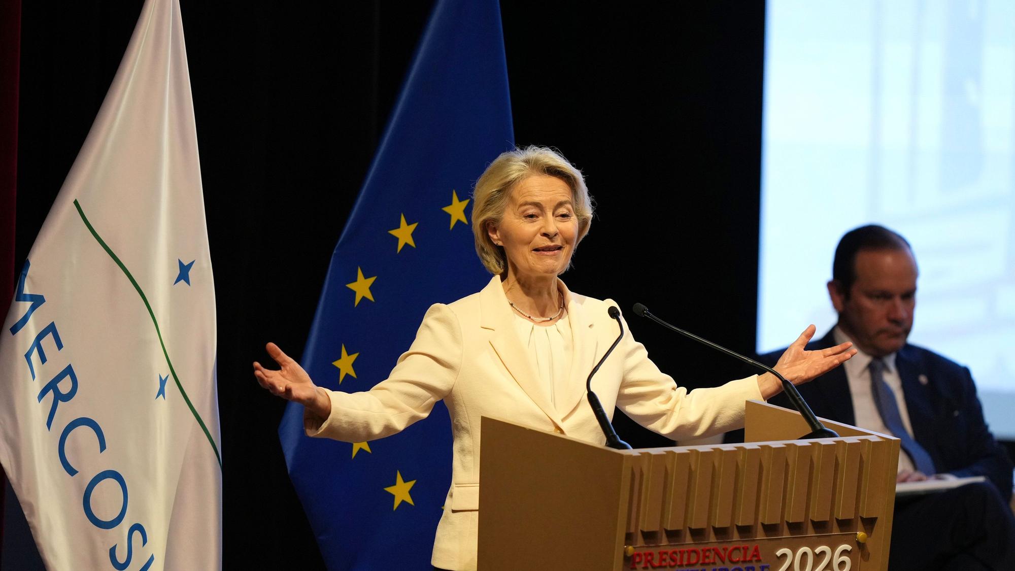 Ursula von der Leyen, Präsidentin der Europäischen Kommission, spricht während eines Treffens zur Unterzeichnung eines Freihandelsabkommens zwischen der Europäischen Union und dem Mercosur-Staaten.