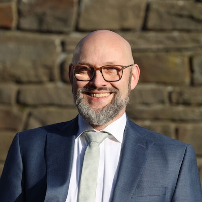 Das Foto zeigt Thomas Hellbusch (55), der im September direkt als neuer Nümbrechter Bürgermeister gewählt wurde.