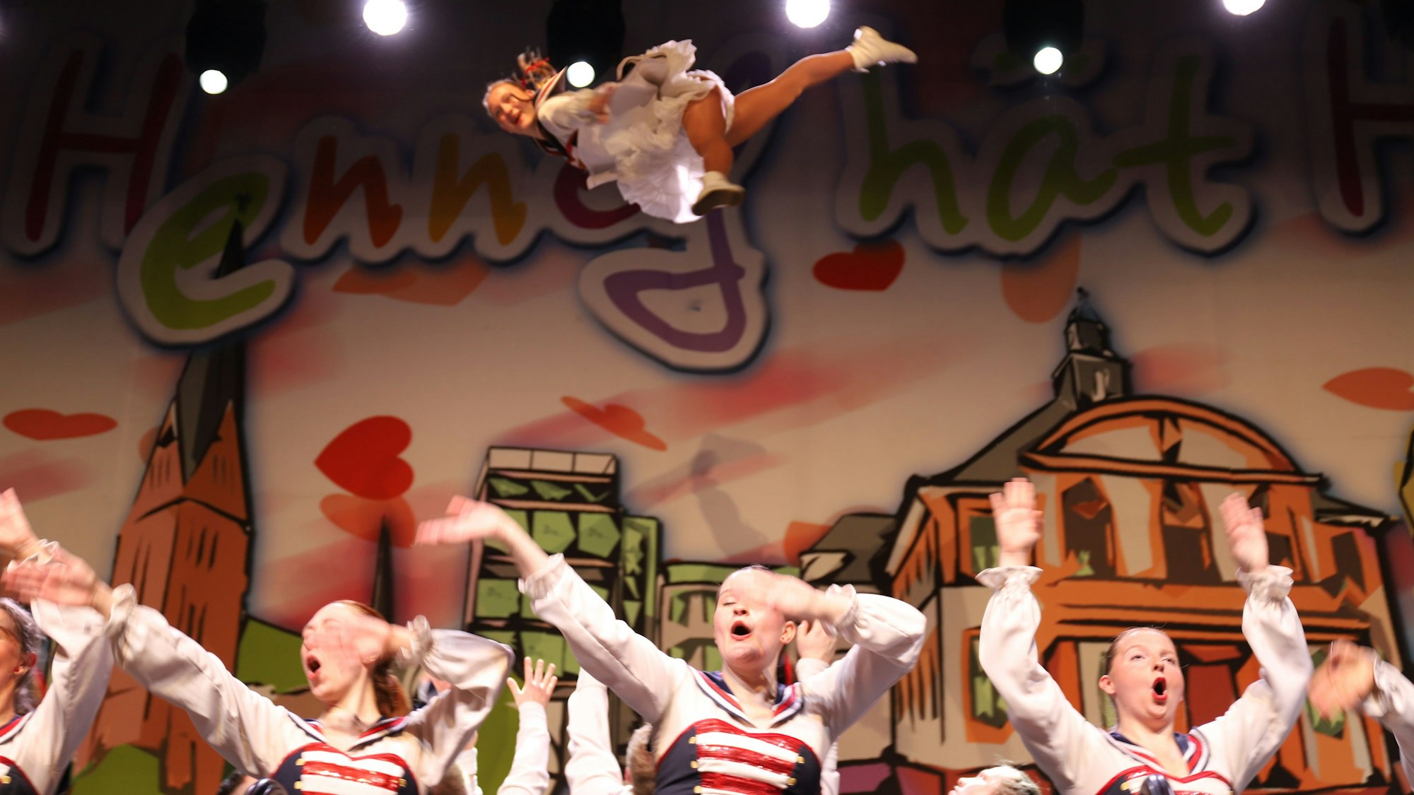 Die Rheinmatrosen aus Mülheim überzeugten mit akrobatischen Tänzen.