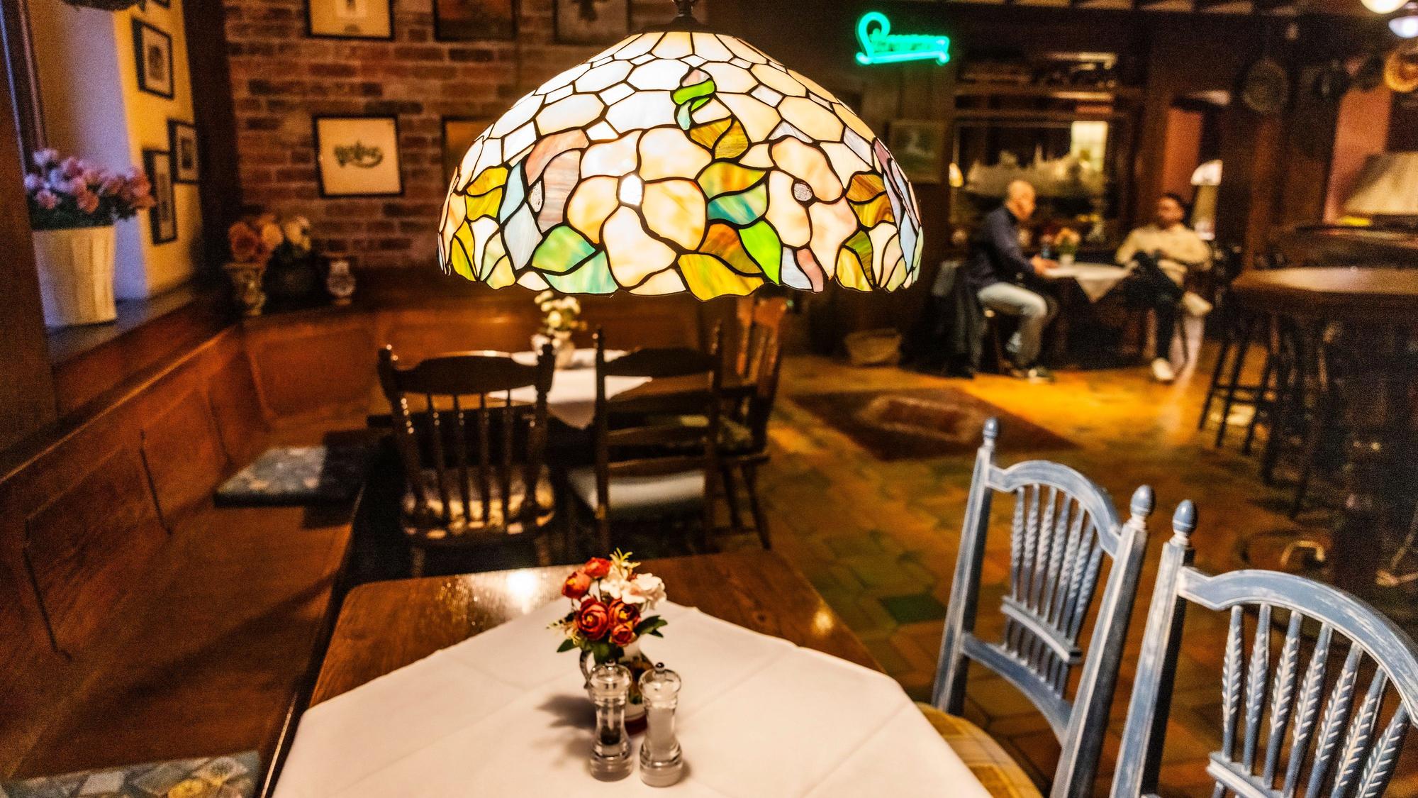 Das ehemalige Gasthaus Nolden ist nun mit Tiffany-Lampen das neue Polonia.