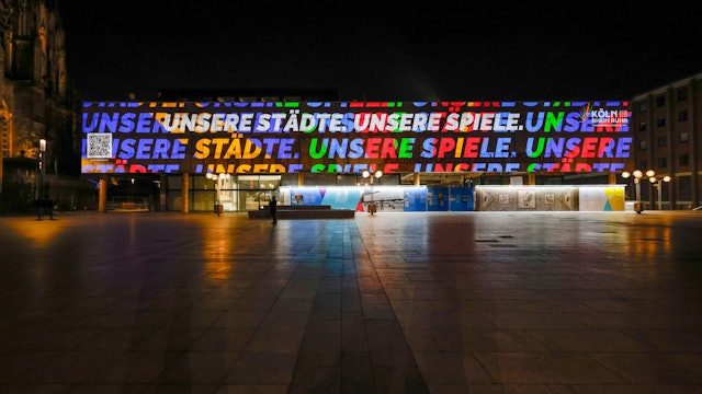 Video-Installation für Olympia am Roncalliplatz in Köln.