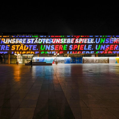 Video-Installation für Olympia am Roncalliplatz in Köln.