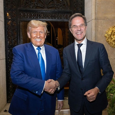 Schmeicheleien von Rutte (r) finden in Trump einen gewogenen Empfänger. (Archivbild)