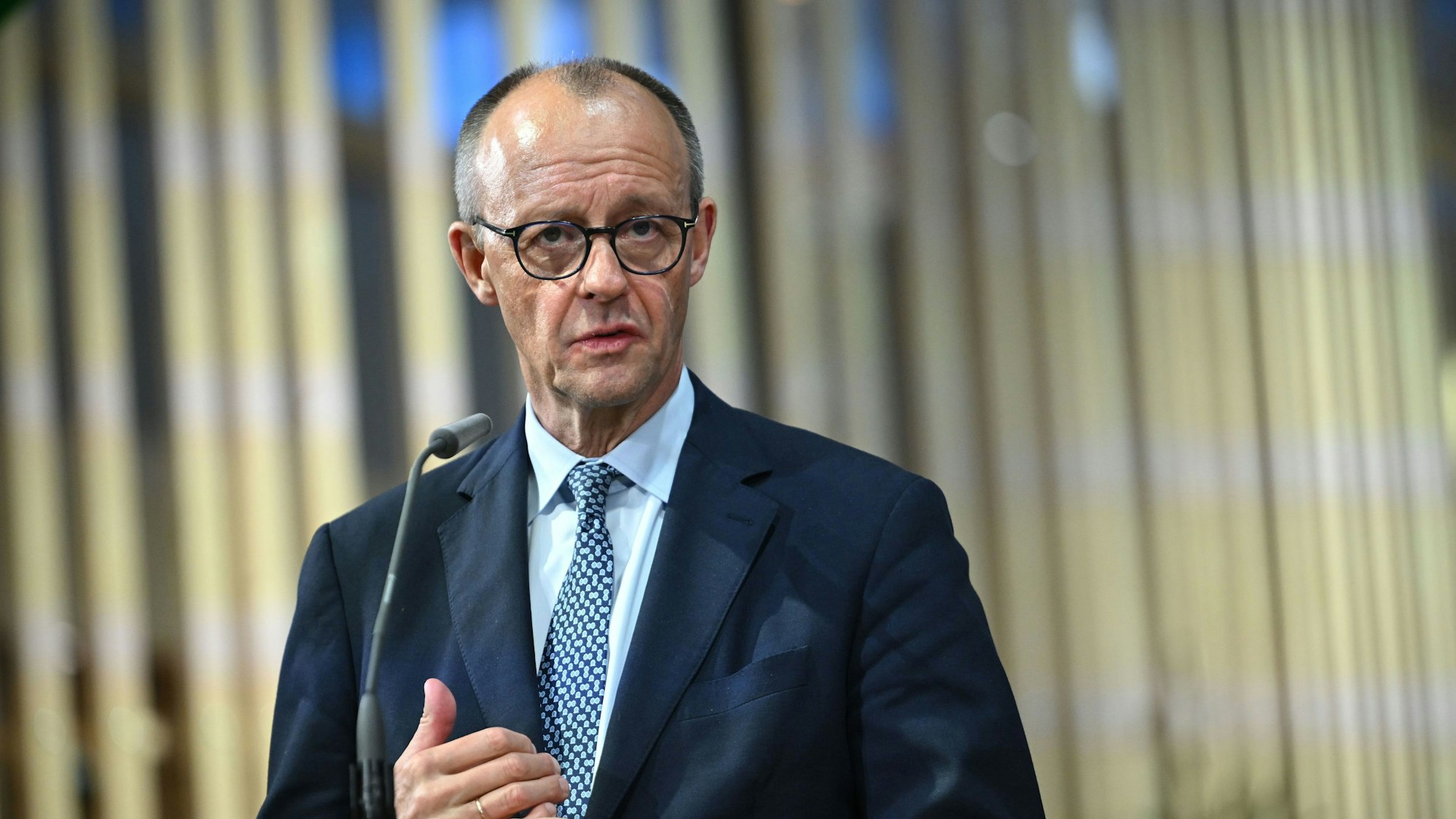 Bundeskanzler Friedrich Merz (CDU) bei einer Pressekonferenz in Berlin (Archivfoto).
