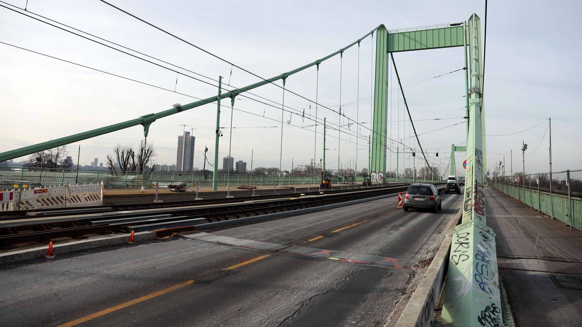 Die Mülheimer Brücke in Köln.