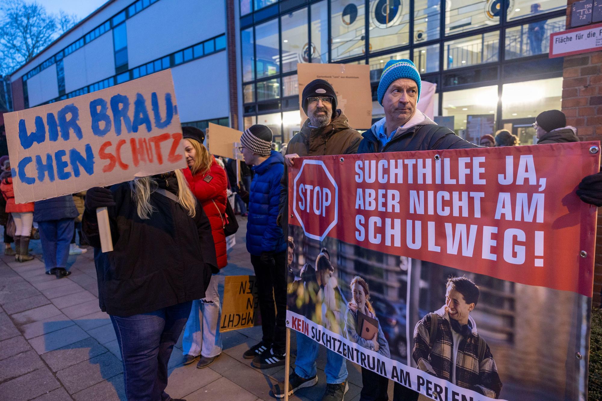An Schulwegen keine Suchthilfe, forderten Anwohnende.