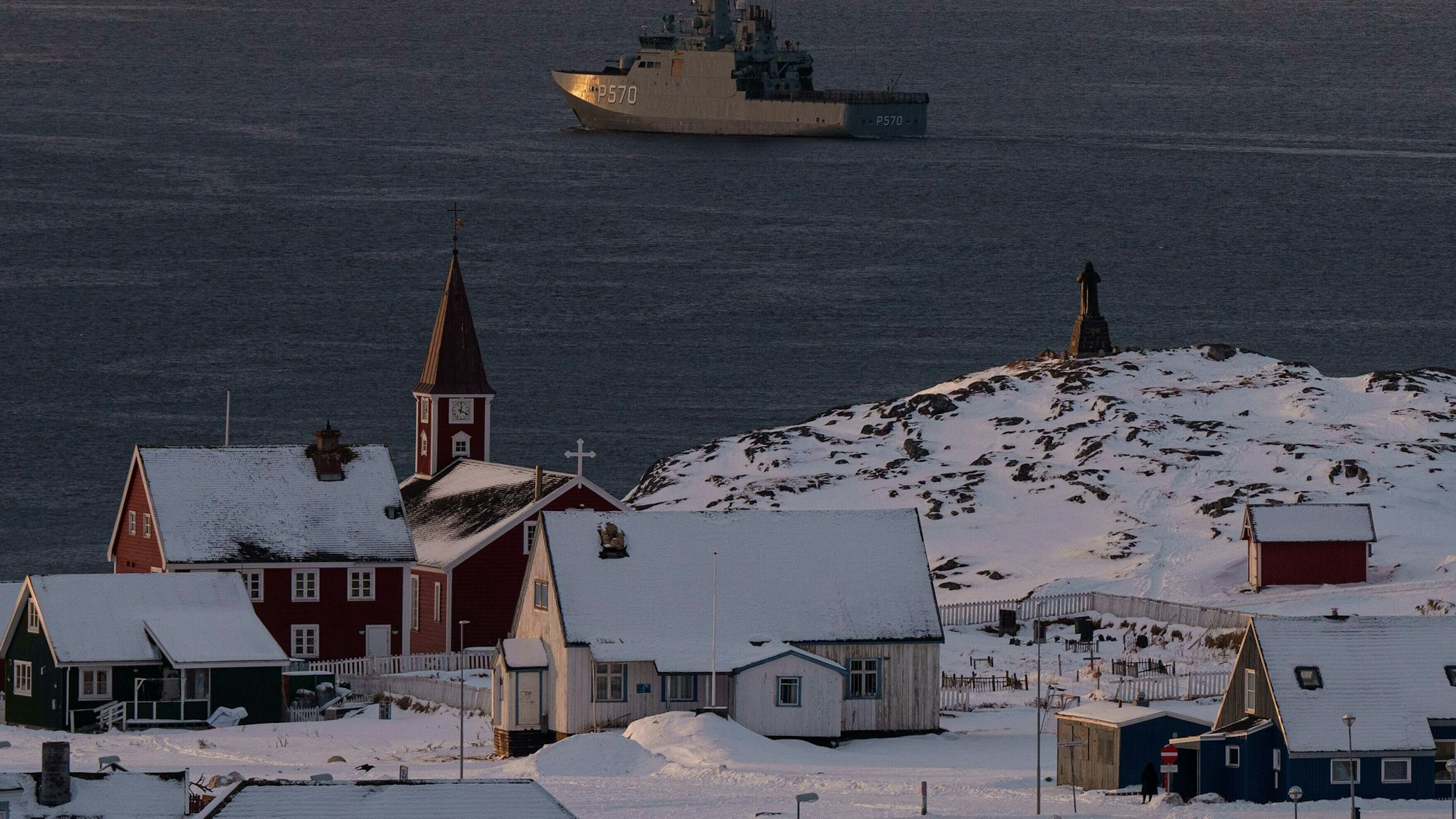 Die Königlich Dänische Marine patrouilliert in der Nähe von Nuuk. (Archivbild)