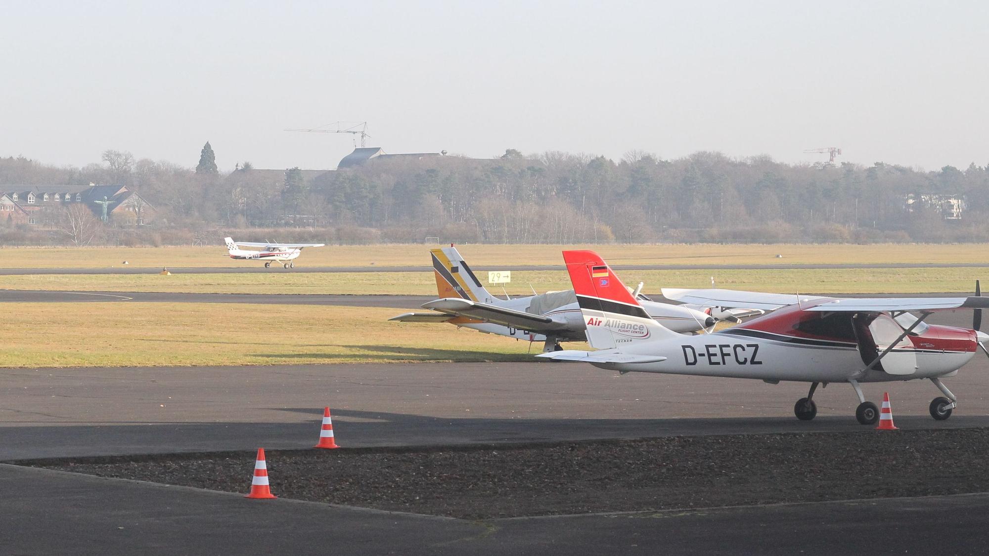 Im Mittelpunkt der Affäre steht ein Grundstück am Flugplatz in Sankt Augustin-Hangelar.