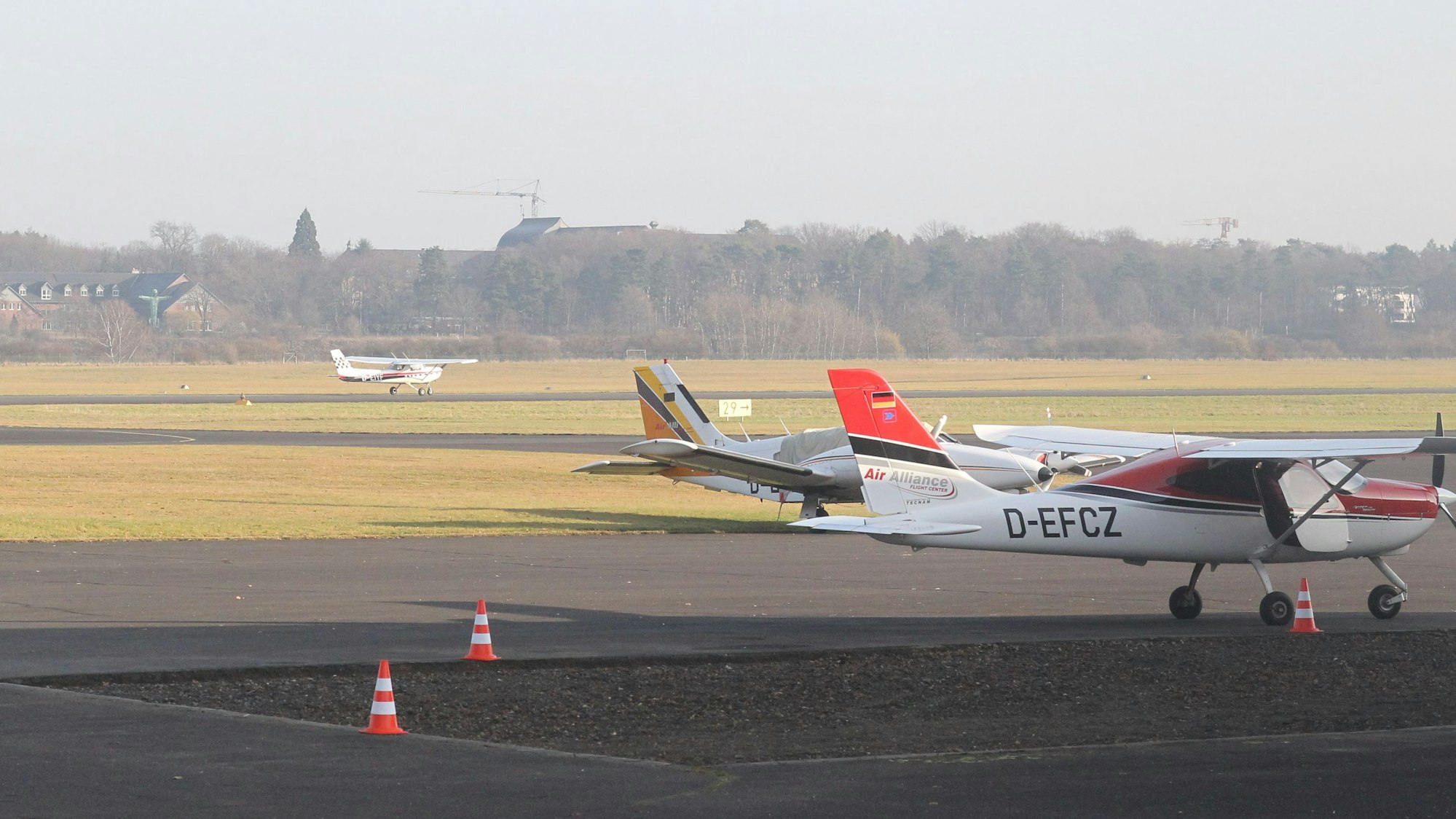 Im Mittelpunkt der Affäre steht ein Grundstück am Flugplatz in Sankt Augustin-Hangelar.