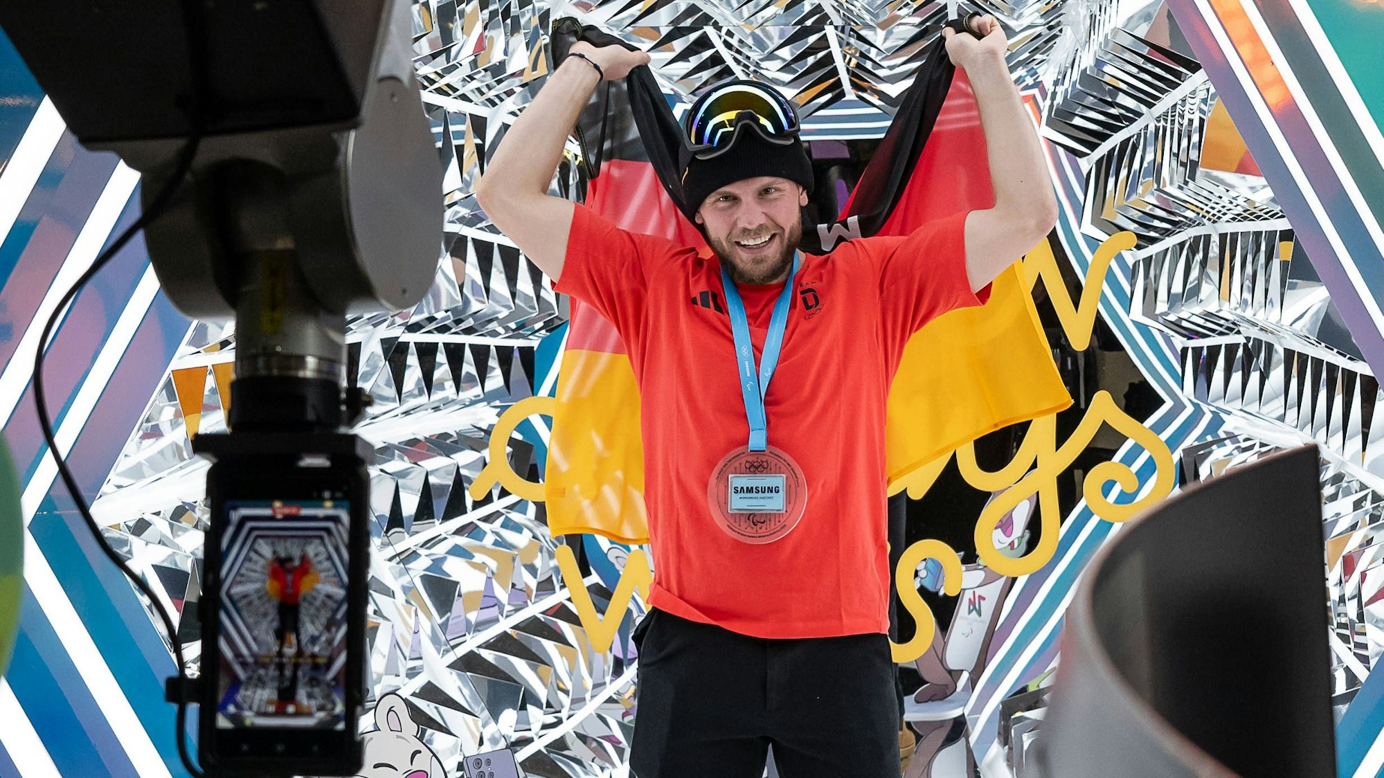 Nationalspieler Parker Tuomie bei der Einkleidung für Olympia.