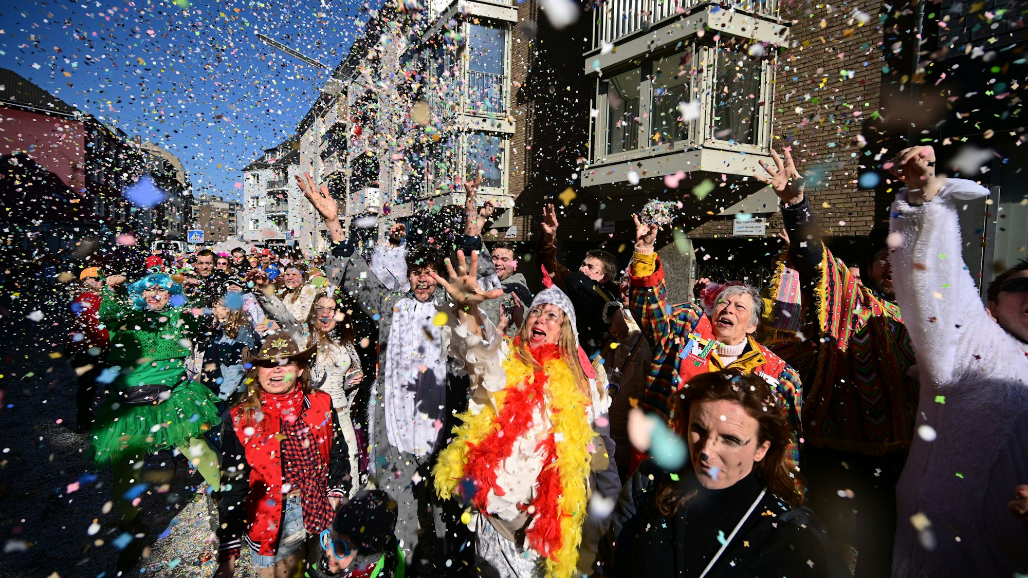 Feiern geht nur, wenn alle mit anpacken und sich engagieren.