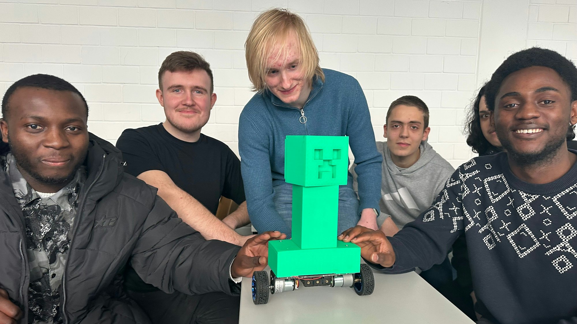 Einen Roboter, der selbst balancieren kann, entwickelten die Studierenden.