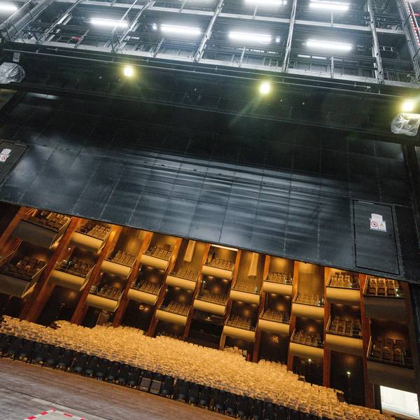 Der Eiserne Vorhang der Oper am Offenbachplatz.