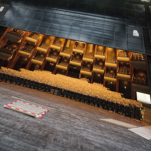 Der Eiserne Vorhang der Oper am Offenbachplatz.