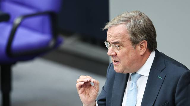 CDU-Außenpolitiker Armin Laschet warnt angesichts der Grönland-Ambitionen der USA vor einem Zerbrechen der Nato.