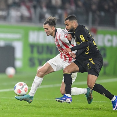 Max Rosenfelder und Linton Maina (r.) im Zweikampf.