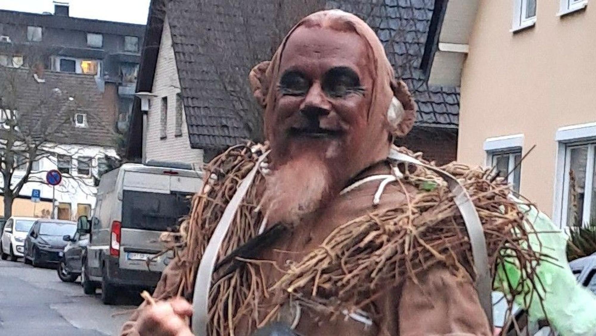 „Ähzebär“: Erich Hermans als das Vereins-Maskottchen.