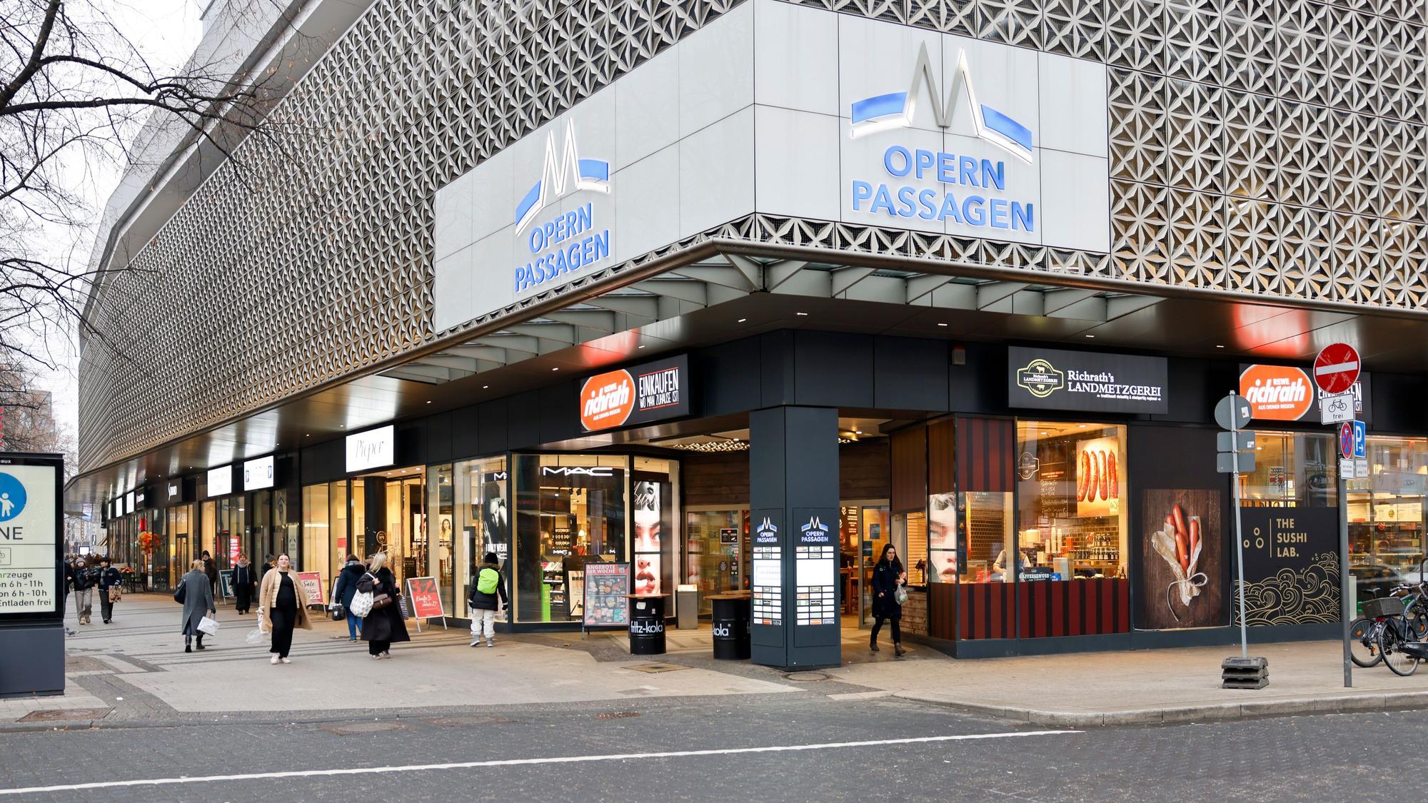 Der Rewe-Markt in der Opernpassage leidet unter der offenen Drogenszene und seit nunmehr 14 Jahren unter der Opernbaustelle.