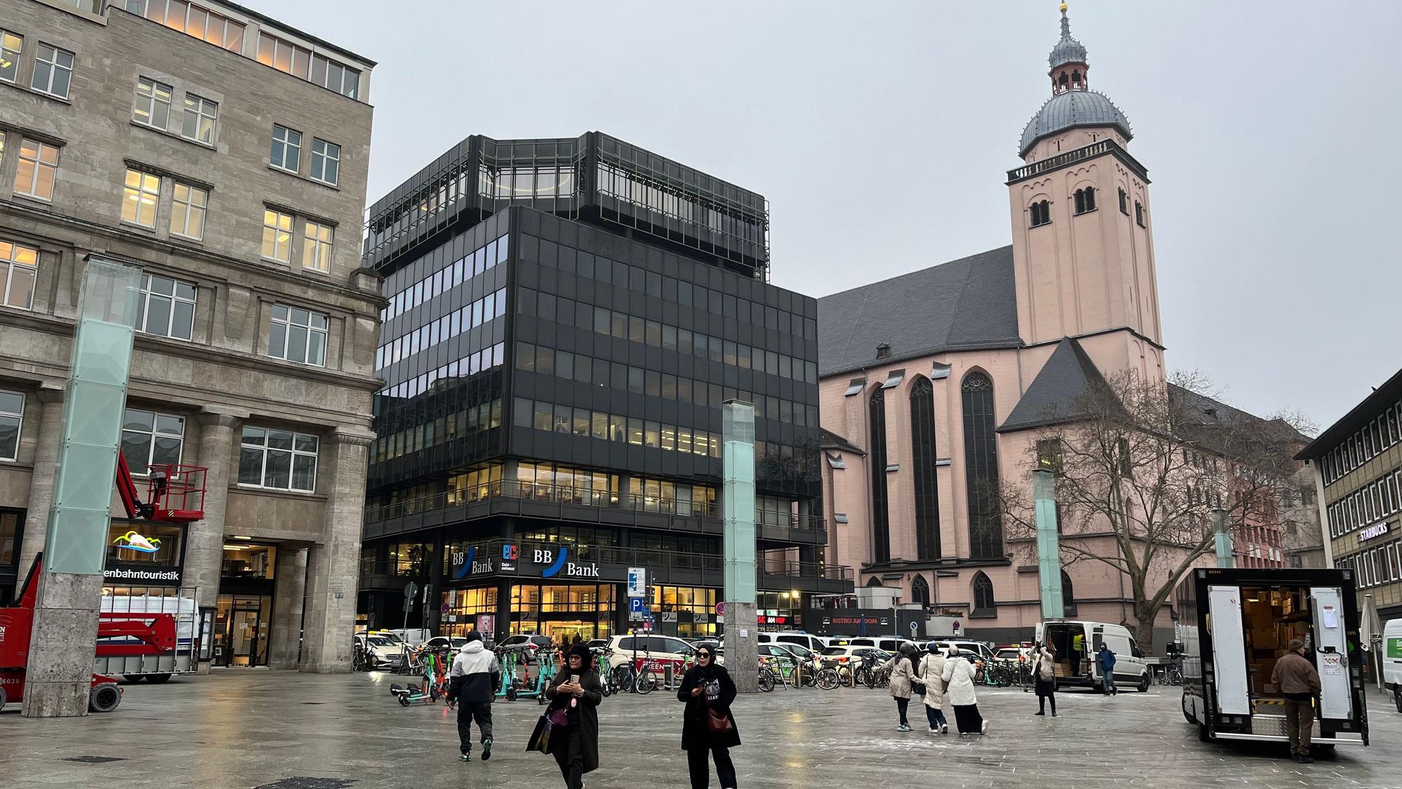 Blick vom Bahnhofsvorplatz