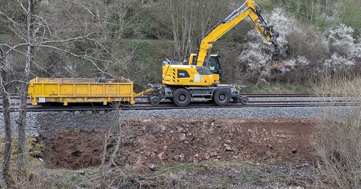 Eifel Railway Line: After accident: Trains between Euskirchen and Kall ...