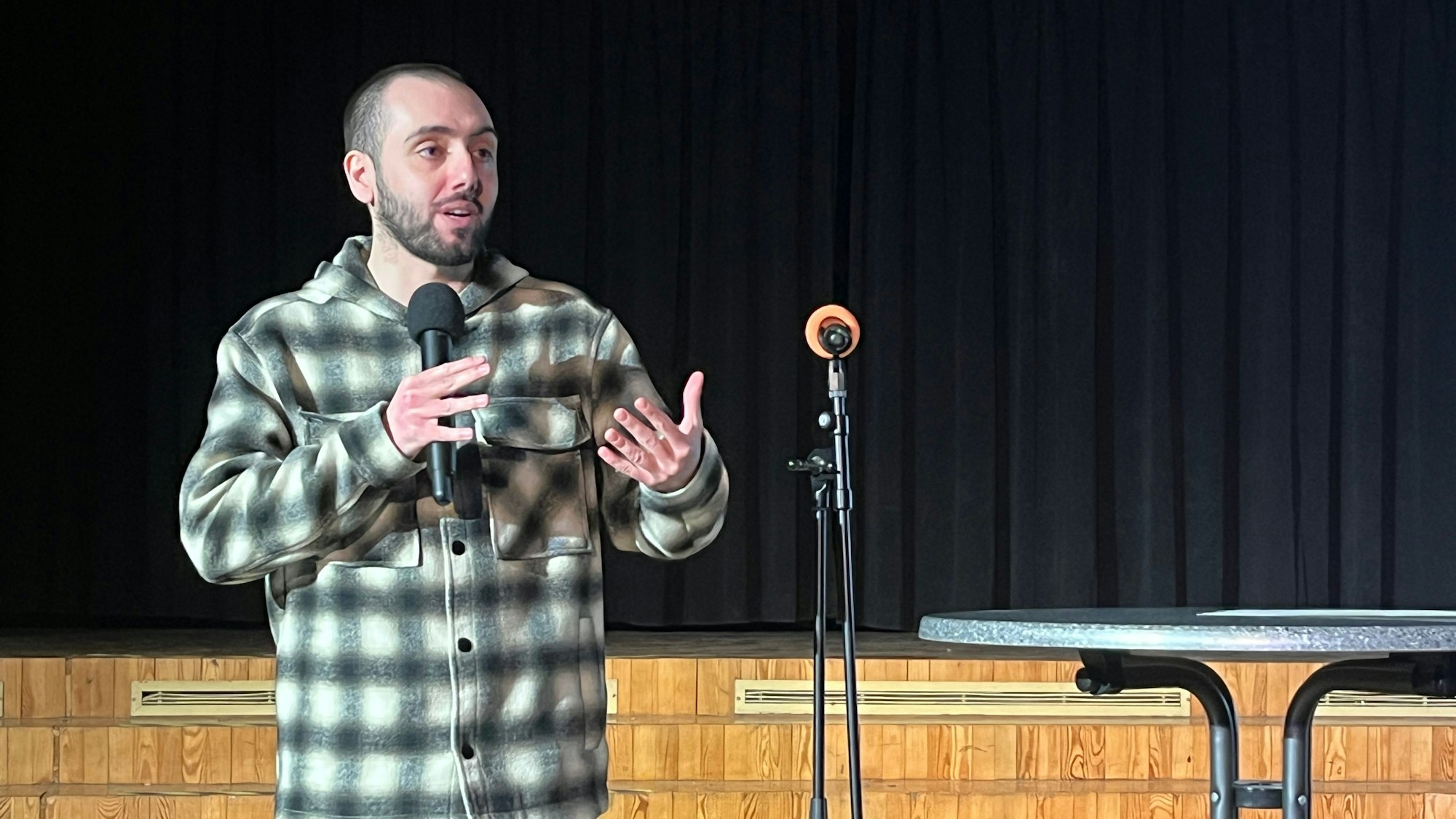 Comedian und Courage-Partner Timur Turga moderierte, er selbst ist blind.