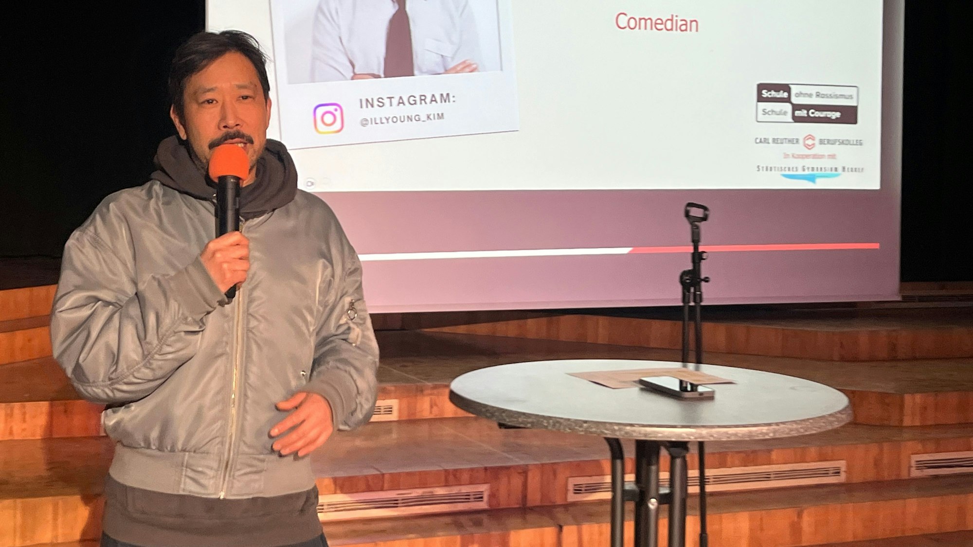 Ill-Young Kim nahm Alltagsrassismus auseinander.