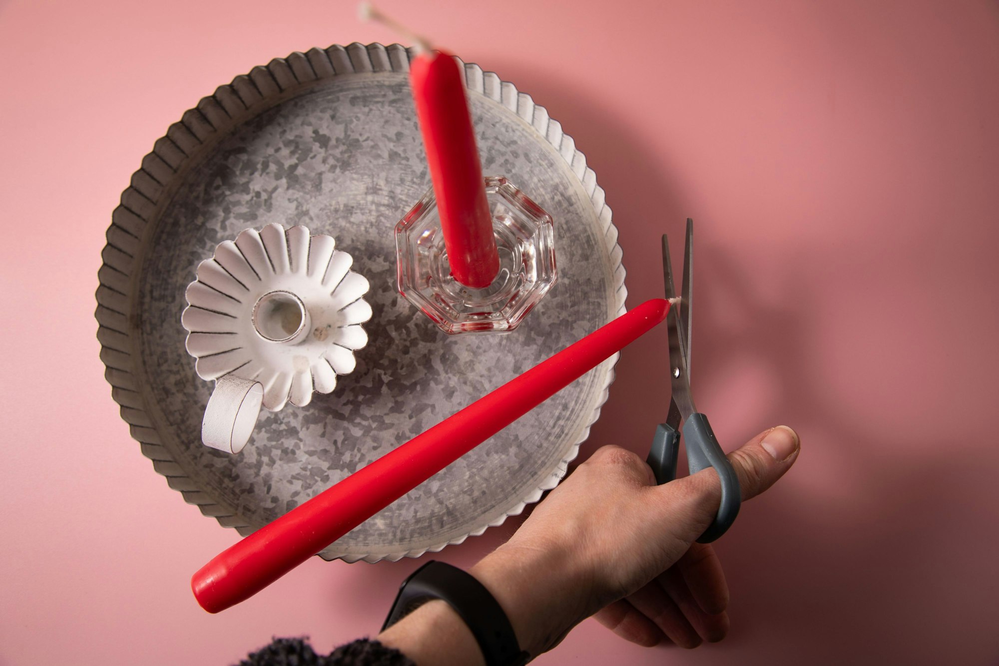 Schritt 1: Den Docht der Kerze auf 5 Millimeter kürzen.