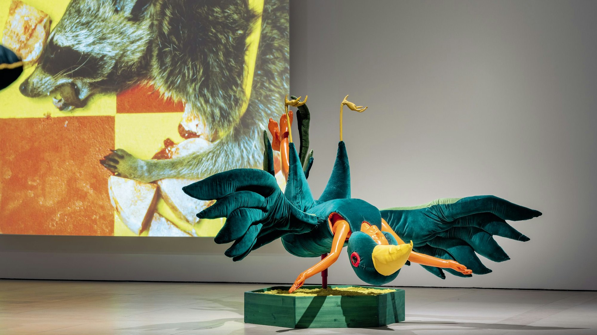 Marianna Simnetts Bilder und Installationen sind im Max Ernst Museum in Brühl zu sehen.