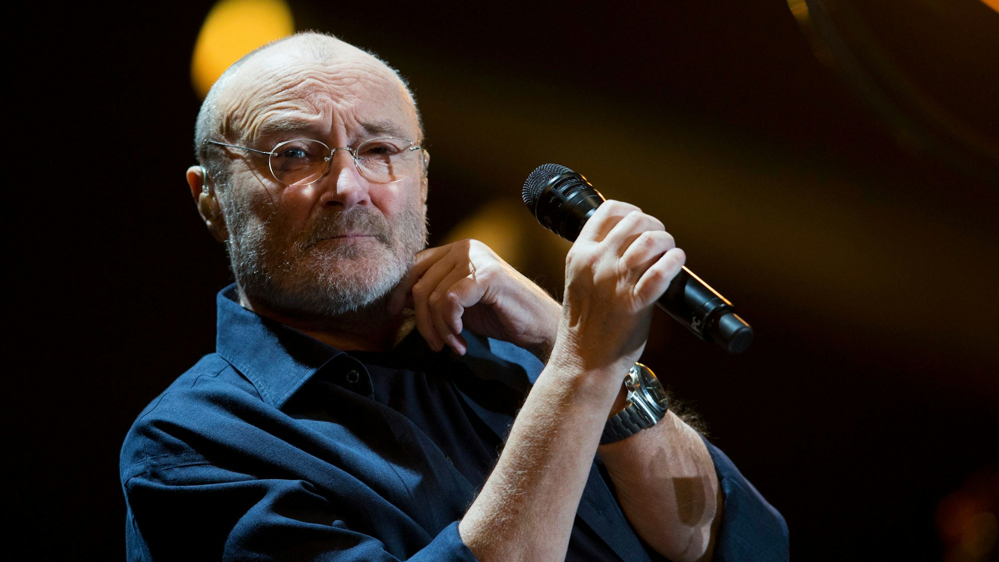 : Sänger Phil Collins tritt im Palacio de los Deportes auf und beginnt damit eine Tour durch Lateinamerika. Am 30. Januar wird der britische Musiker 75 Jahre alt.