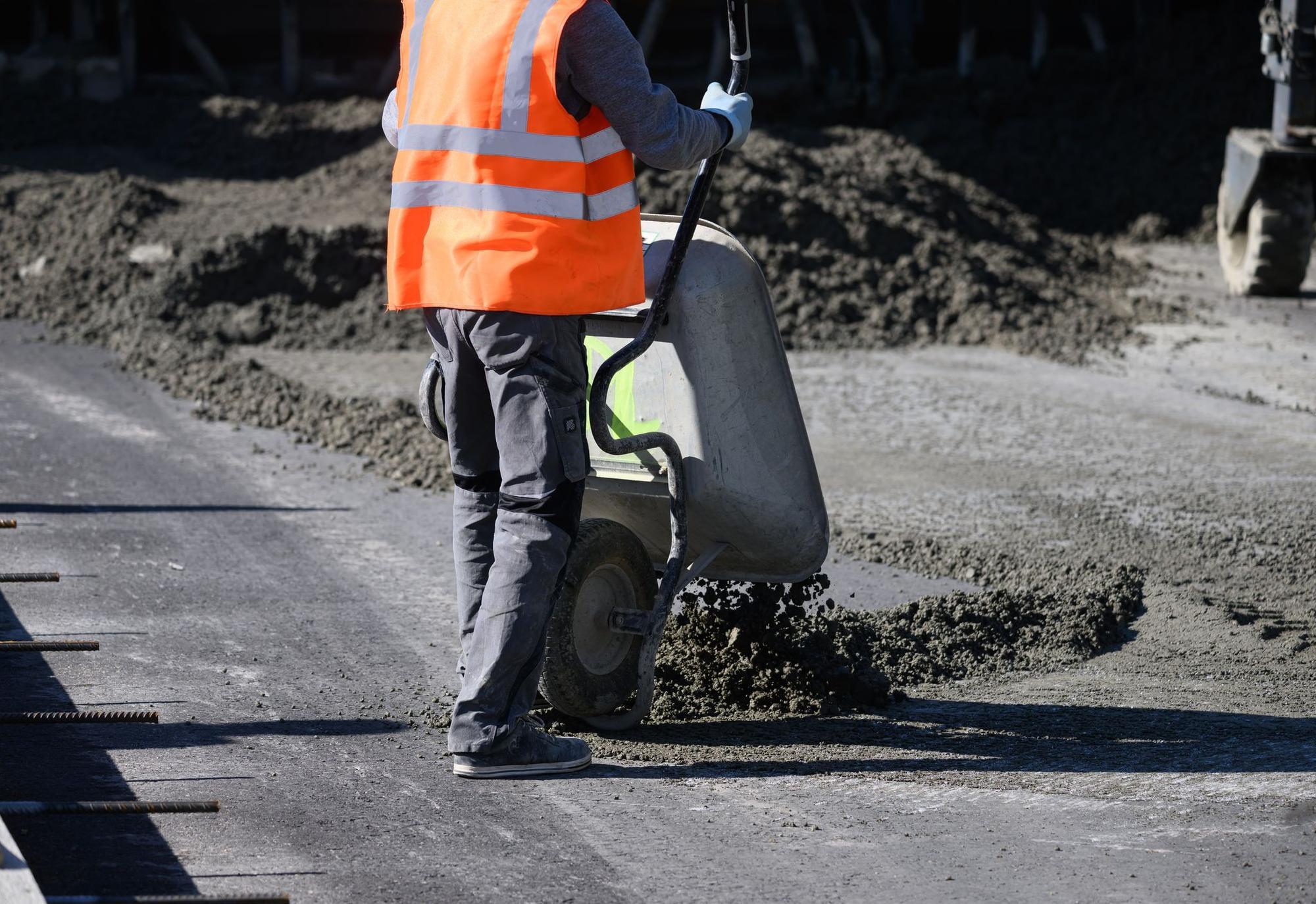 Staatliche Milliarden für Straßen, Schienen und Verteidigung sollten die Konjunktur anschieben. (Symbolbild)