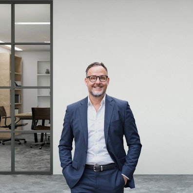 Zu sehen ist Oliver Range.