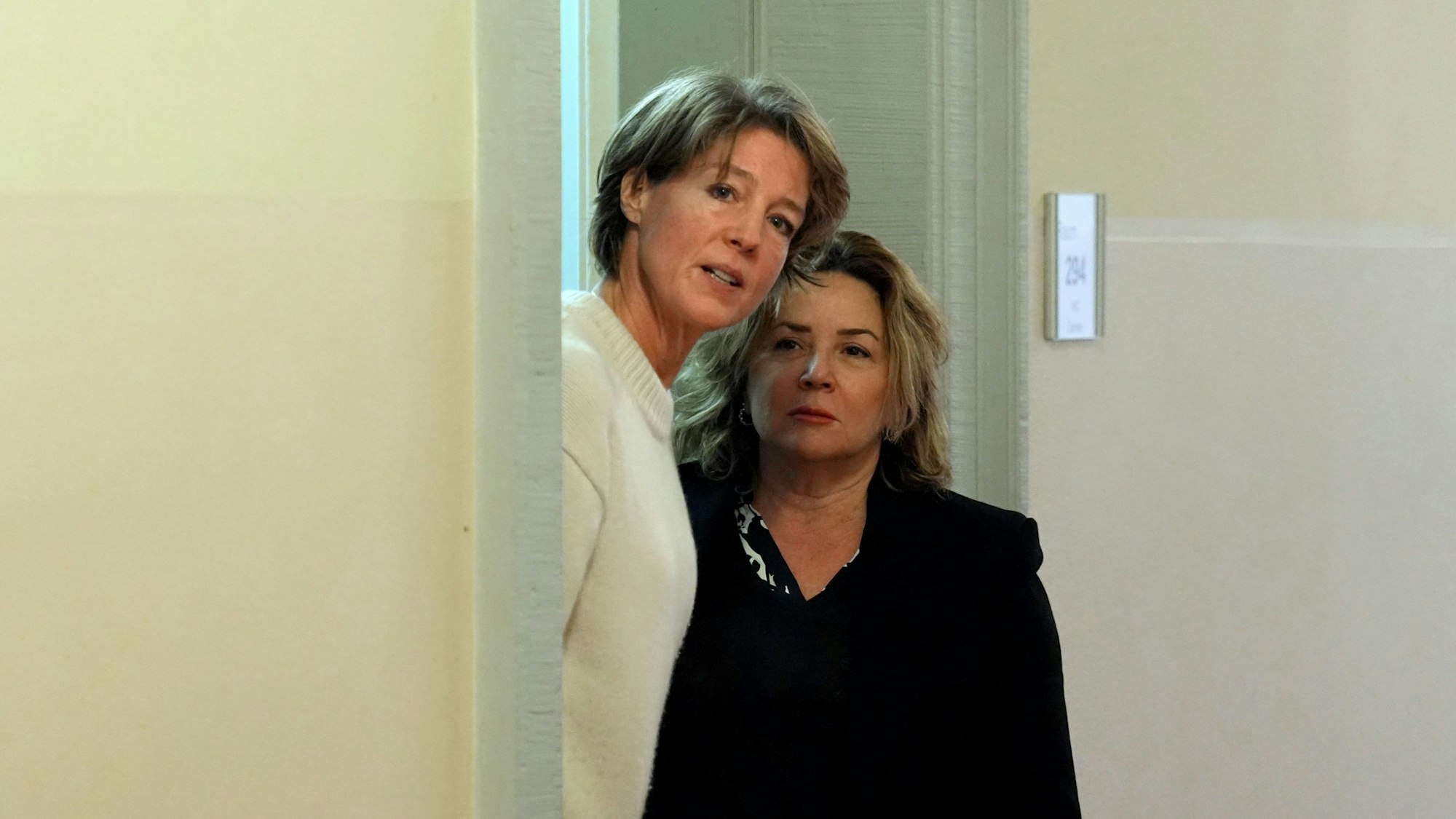 Christina Block (l.) muss sich vor Gericht verantworten.