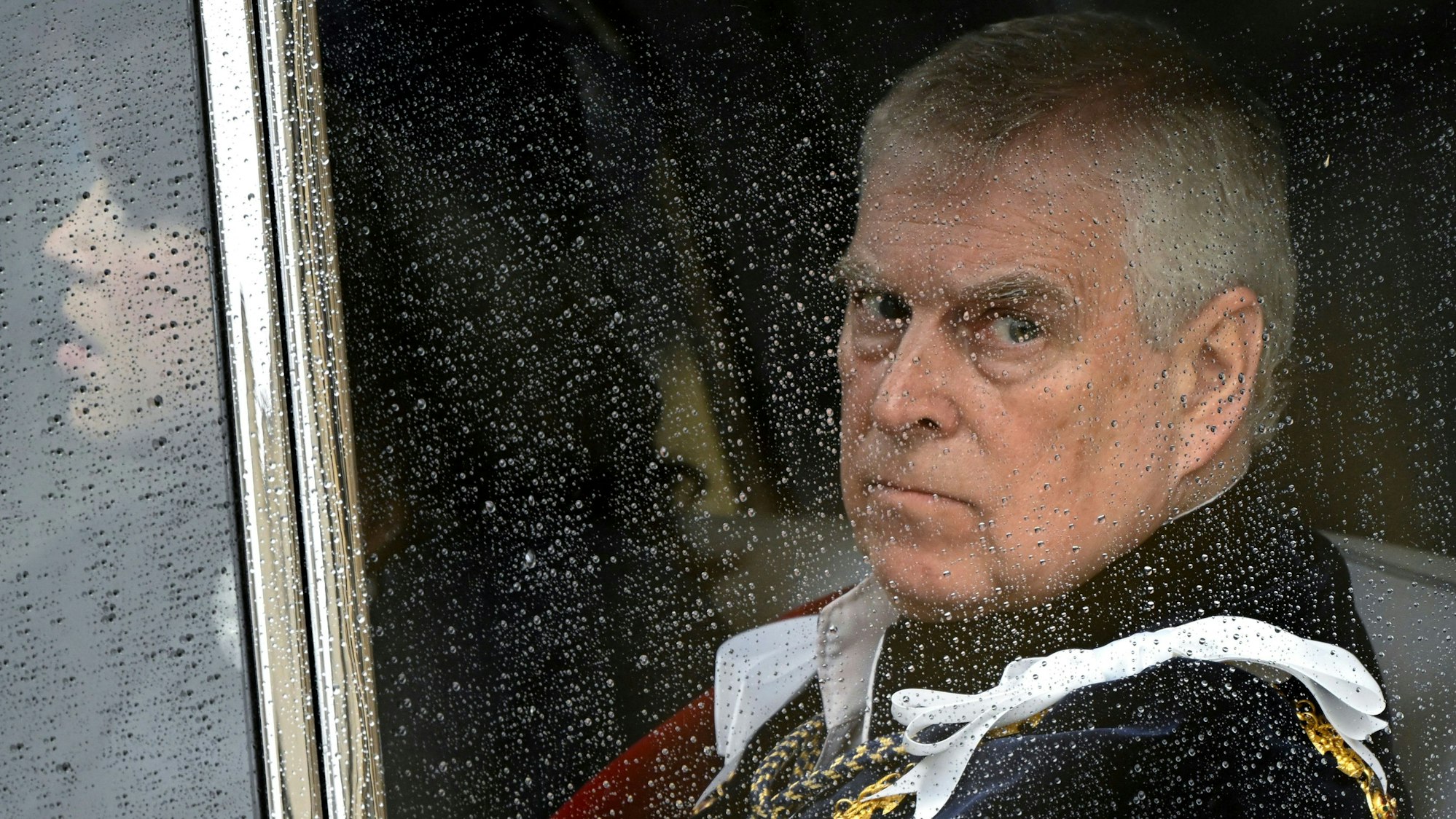 Prinz Andrew, Herzog von York, verlässt Westminster Abbey nach der Krönungszeremonie des britischen Königs Charles und der Königin Camilla. (Archivbild)
